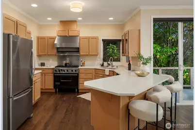 10835 Arroyo Beach Place SW, Seattle, WA 98146 - Photo 19