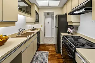1301 Spring St, Seattle, WA 98104 - Photo 9