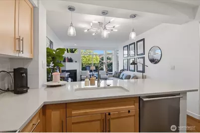 211 Kirkland Avenue #204, Kirkland, WA 98033 - Photo 5