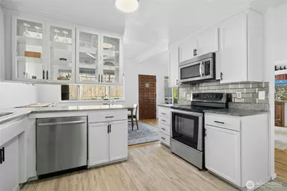 219 SW 108th Street, Seattle, WA 98146 - Photo 11