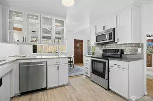 219 SW 108th St, Seattle, WA 98146 - Photo 11