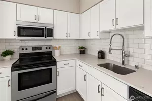 11415 Slater Ave NE, Kirkland, WA 98033 - Photo 13
