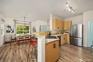 566 241st Ln SE, Sammamish, WA 98074 - Photo 7