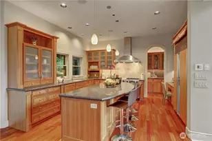 1055 91st Ave NE, Bellevue, WA 98004 - Photo 15