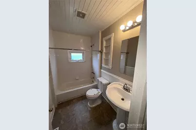 2716 S 14th Street, Tacoma, WA 98405 - Photo 17