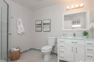 18631 E Spring Lake Dr SE, Renton, WA 98058 - Photo 23