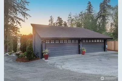 18631 E Spring Lake Drive SE, Renton, WA 98058 - Photo 3