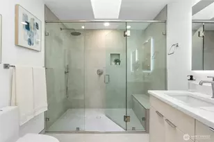 8953 NE 116th Pl, Kirkland, WA 98034 - Photo 17