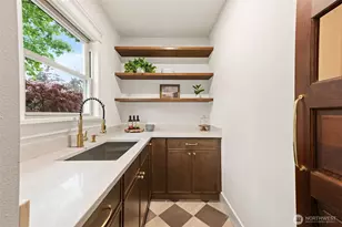 7007 26th Ave NW, Seattle, WA 98117 - Photo 9