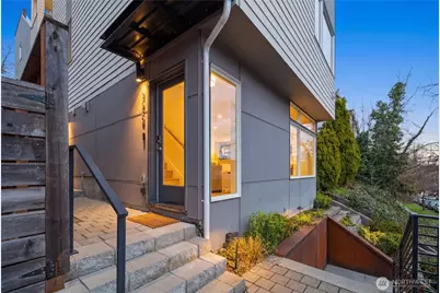 926 N 35th Street, Seattle, WA 98103 - Photo 1