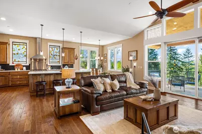 17722 E Lake Desire Drive SE, Renton, WA 98058 - Photo 13