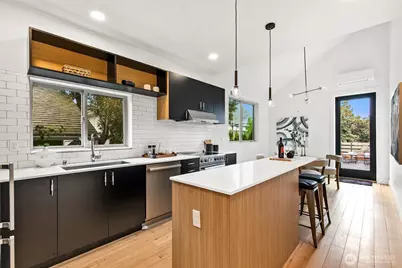 6515 Ellis Avenue S, Seattle, WA 98108 - Photo 9