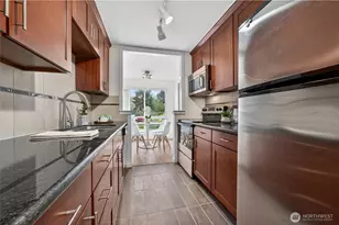12701 NE 9th Pl, Bellevue, WA 98005 - Photo 9