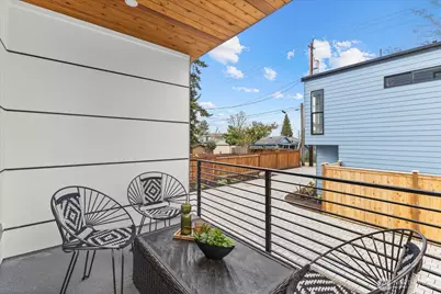 9535 Dayton Avenue N, Seattle, WA 98103 - Photo 15
