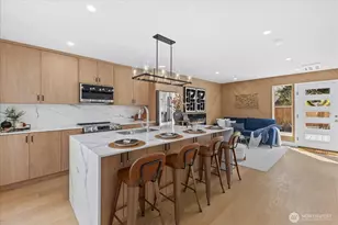 9537 Dayton Ave N, Seattle, WA 98103 - Photo 11