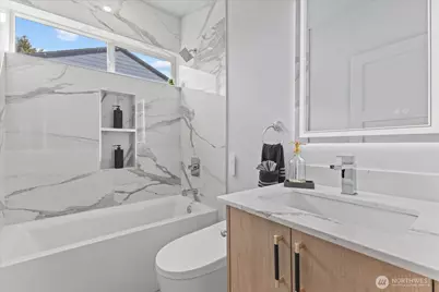 9537 Dayton Avenue N, Seattle, WA 98103 - Photo 21