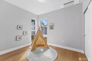 9537 Dayton Ave N, Seattle, WA 98103 - Photo 17