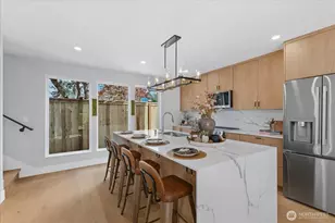 9537 Dayton Ave N, Seattle, WA 98103 - Photo 9