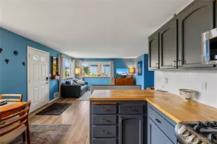 407 NE 4th St, Coupeville, WA 98239 - Photo 5