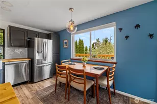 407 NE 4th St, Coupeville, WA 98239 - Photo 3