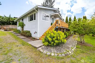 407 NE 4th St, Coupeville, WA 98239 - Photo 27