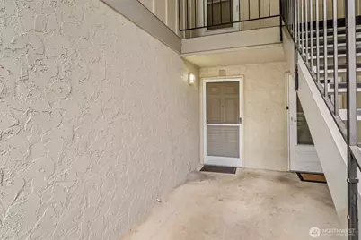 12505 NE 117th Place #J1, Kirkland, WA 98034 - Photo 3