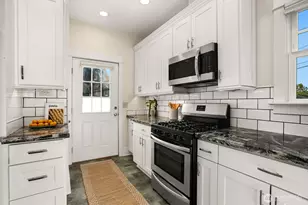 5119 Meridian Ave N, Seattle, WA 98103 - Photo 13