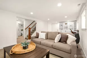 5119 Meridian Ave N, Seattle, WA 98103 - Photo 21