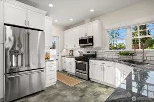 5119 Meridian Ave N, Seattle, WA 98103 - Photo 11