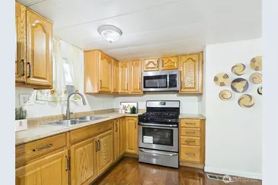827 W Valley Highway #27, Kent, WA 98032 - Photo 3