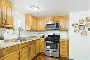 827 W Valley Hwy, Kent, WA 98032 - Photo 3