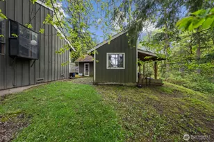 611 208th Ave SE, Sammamish, WA 98074 - Photo 11