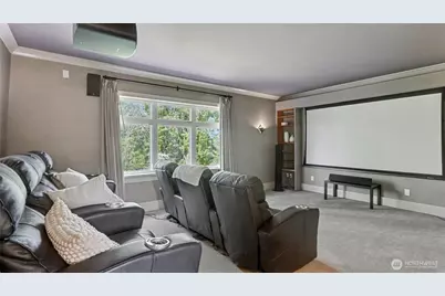 13730 Main Street, Bellevue, WA 98005 - Photo 25
