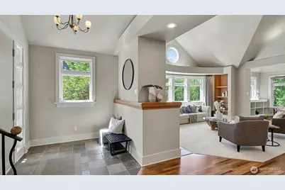 13730 Main Street, Bellevue, WA 98005 - Photo 7