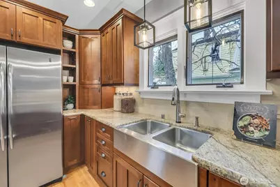 2635 46th Avenue SW, Seattle, WA 98116 - Photo 7