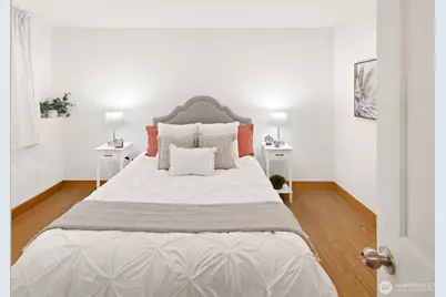 9219 Stone Avenue N, Seattle, WA 98103 - Photo 23