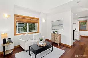 9219 Stone Ave N, Seattle, WA 98103 - Photo 7