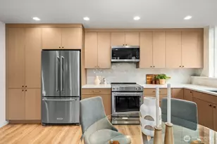 2509 N 42nd St, Seattle, WA 98103 - Photo 9