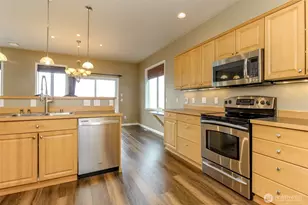 17806 106th St E, Bonney Lake, WA 98391 - Photo 9