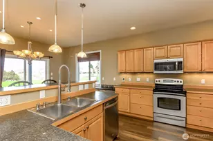17806 106th St E, Bonney Lake, WA 98391 - Photo 11