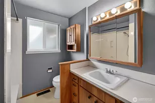 614 Violet Meadow St S, Tacoma, WA 98444 - Photo 17