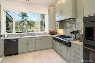 216 Huckleberry Hill Dr, Port Angeles, WA 98363 - Photo 5