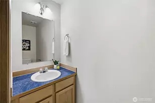 368 NW Grandstand St, Bremerton, WA 98311 - Photo 11