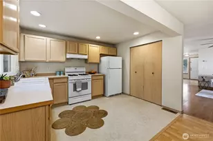 368 NW Grandstand St, Bremerton, WA 98311 - Photo 9