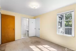 2701 NE 90th St, Seattle, WA 98115 - Photo 9