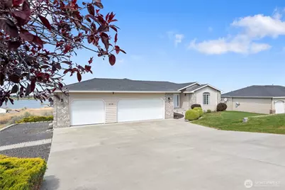 426 Viewmont Drive SE, Moses Lake, WA 98837 - Photo 3