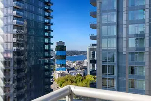588 Bell St, Seattle, WA 98121 - Photo 23