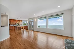 1411 Crestview Dr, Camano Island, WA 98282 - Photo 5