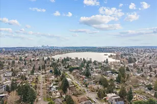 8250 Corliss Ave N, Seattle, WA 98103 - Photo 25