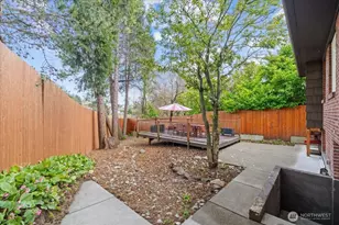 8250 Corliss Ave N, Seattle, WA 98103 - Photo 21